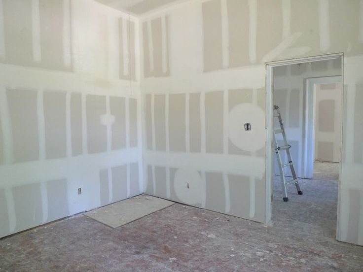 Casă nouă cu finisaje minimaliste