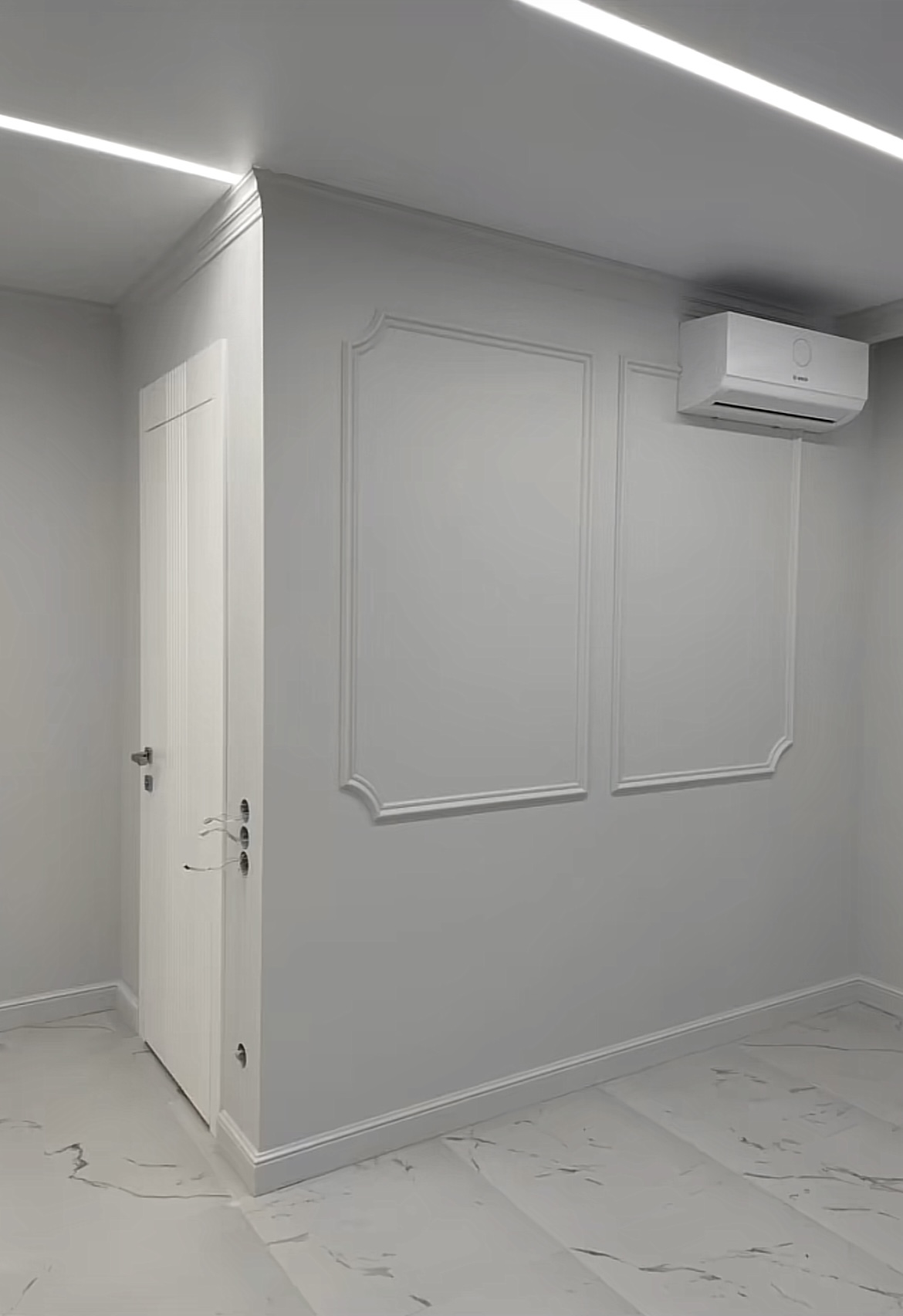 Casă nouă cu finisaje minimaliste